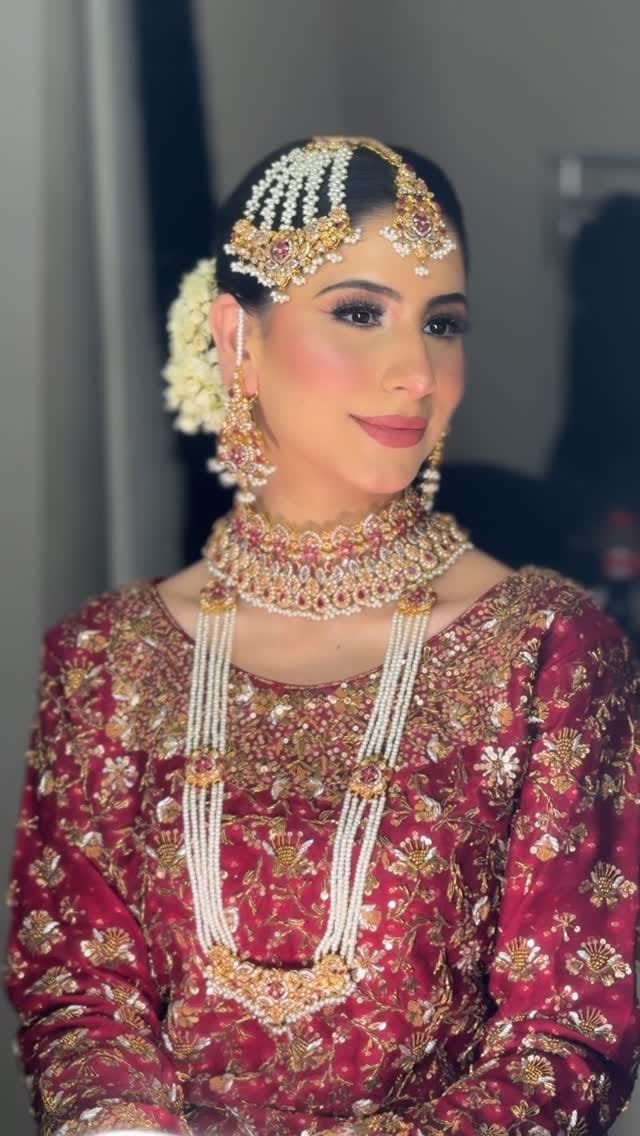 Post 1 by Zoya Irfan on Instagram (video)