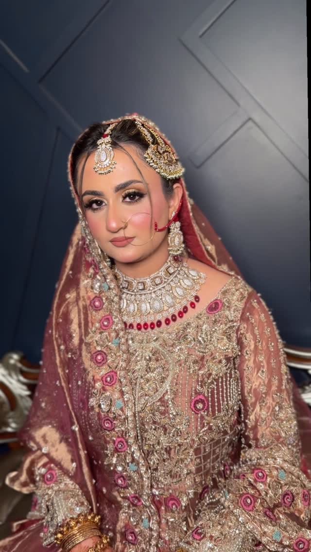 Post 5 by Zoya Irfan on Instagram (video)