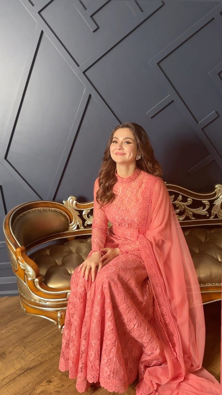Post 9 by Zoya Irfan on Instagram (video)