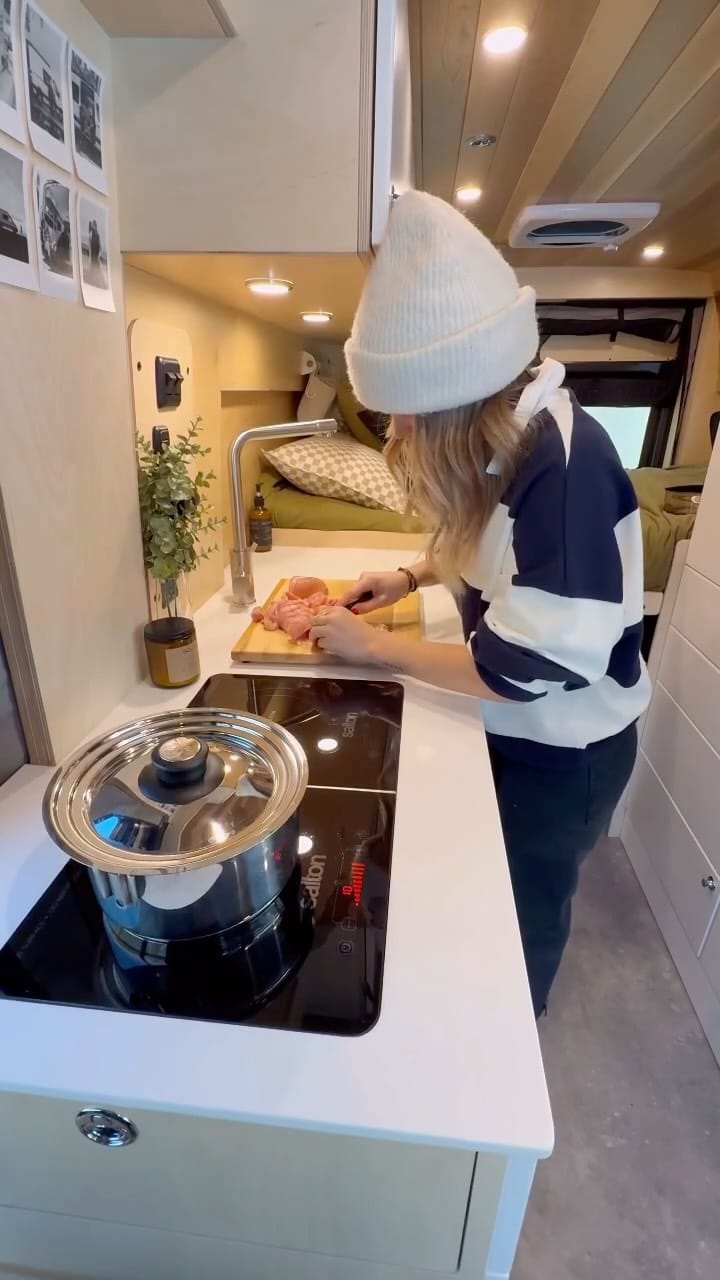 Post 2 by Mariepier Bastien on Instagram (video)