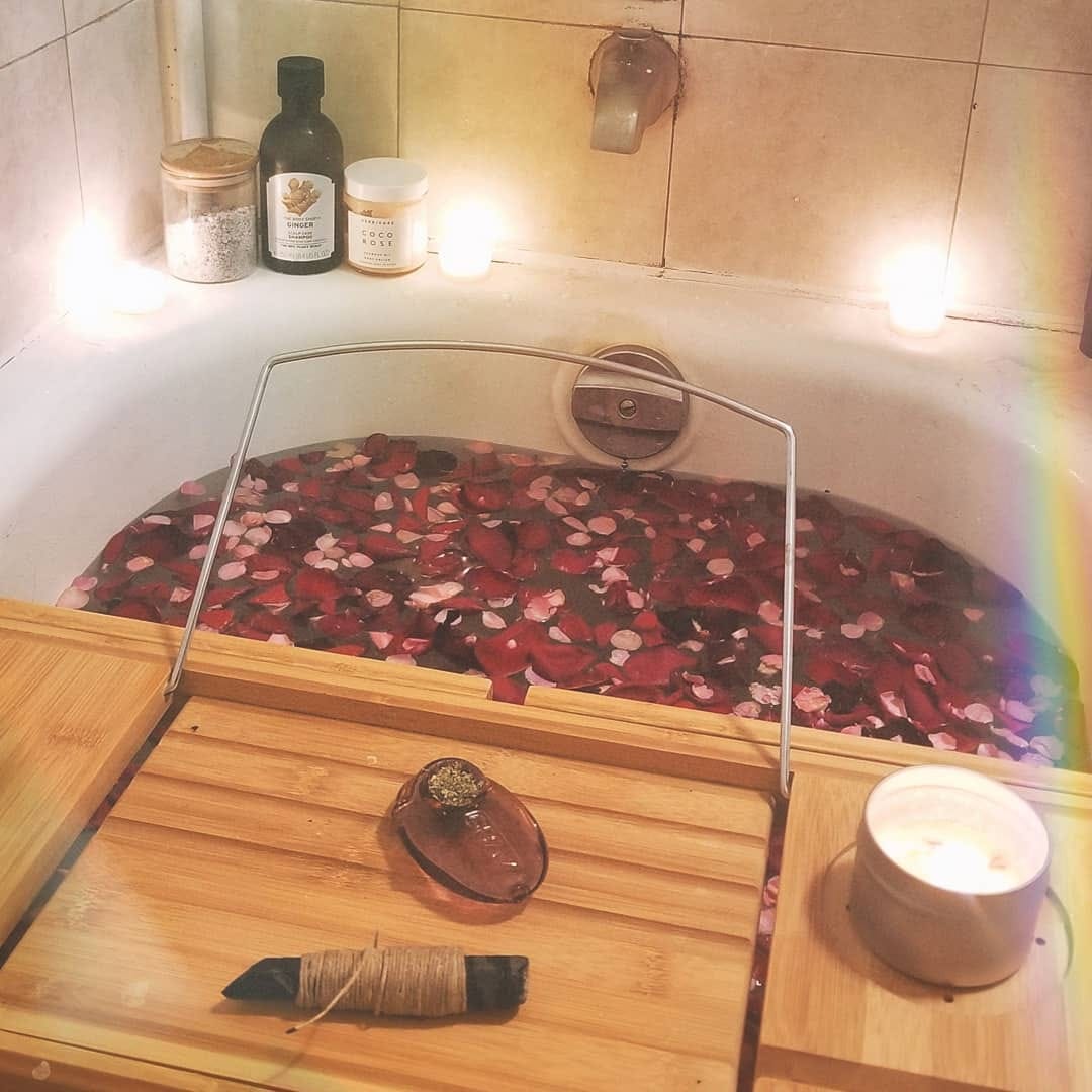 Post 3 by Amanda Lokisdottir on Instagram (image)