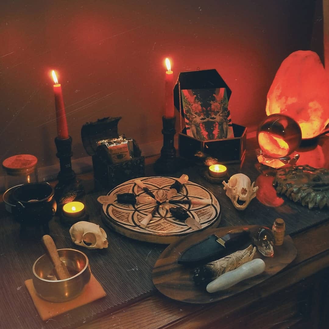 Post 2 by Amanda Lokisdottir on Instagram (image)