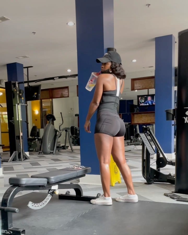 Post 6 by Tee on Instagram (video)