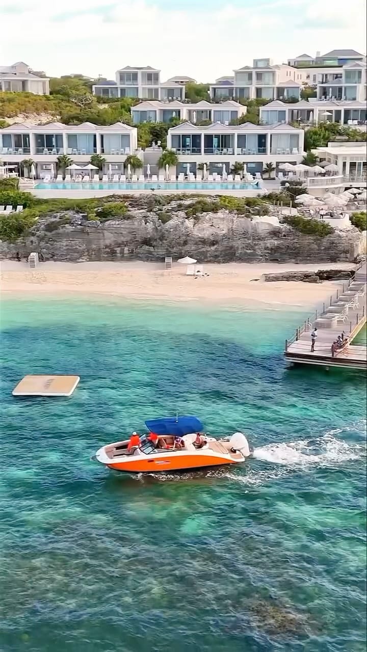 Post 9 by Erica | Travel Photographer • Content Creator • Epicurean on Instagram (video)