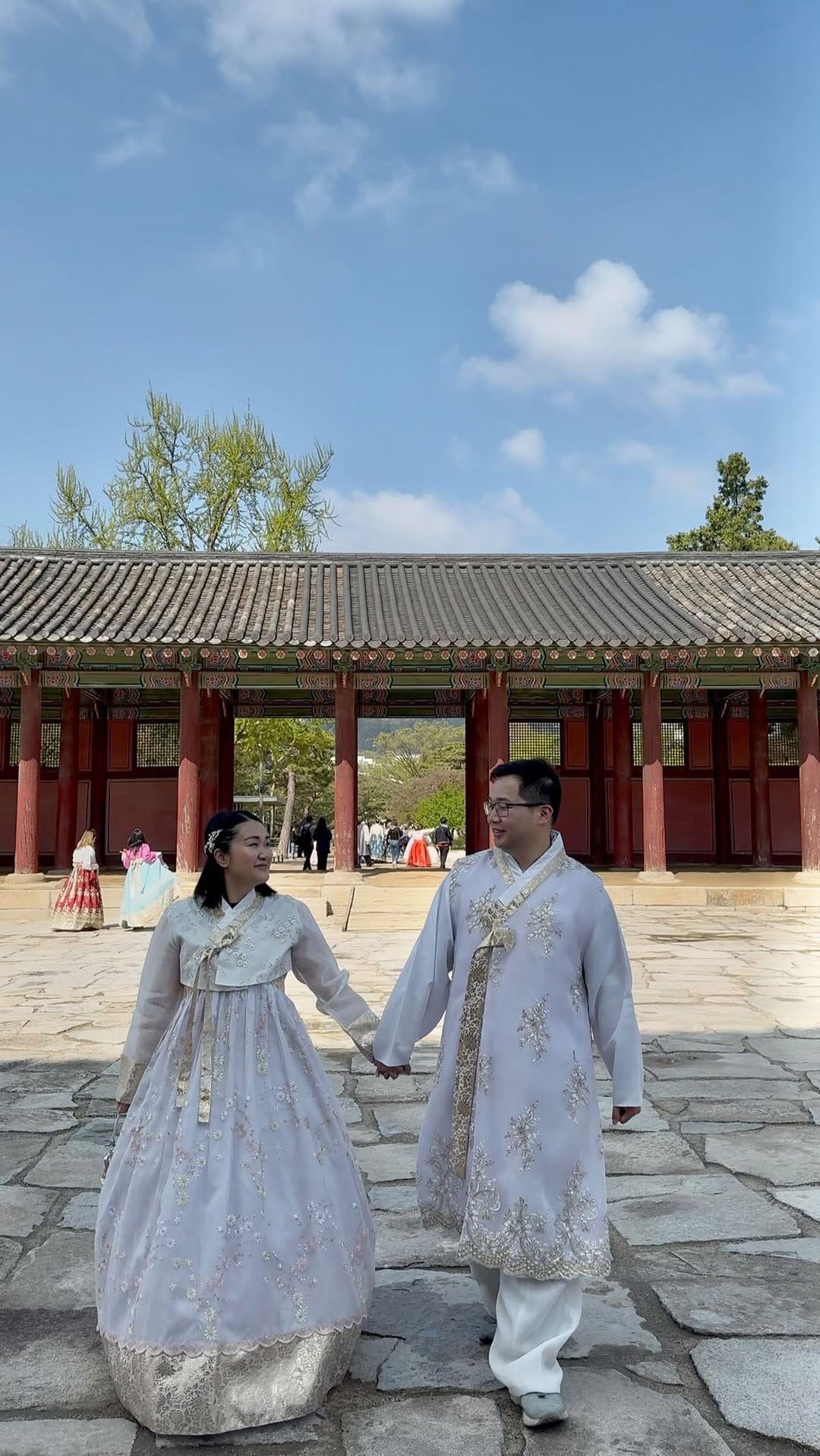 Post 8 by Vivian Li on Instagram (video)