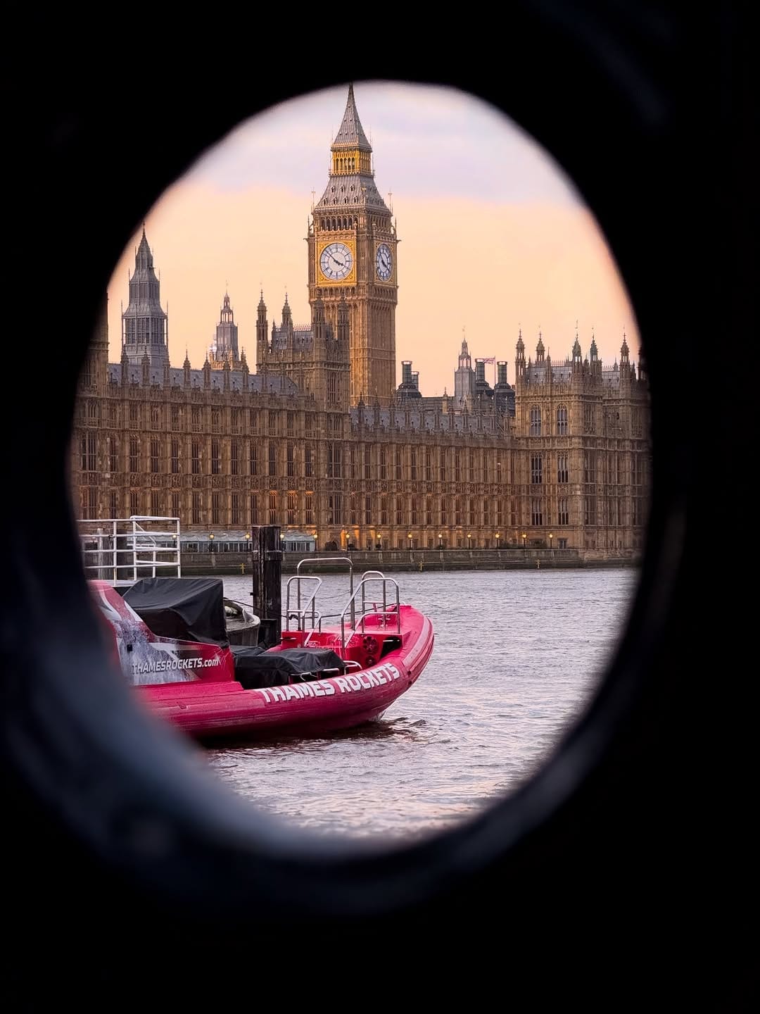 Post 1 by Nato Manzolli | Photographer on Instagram (carousel)