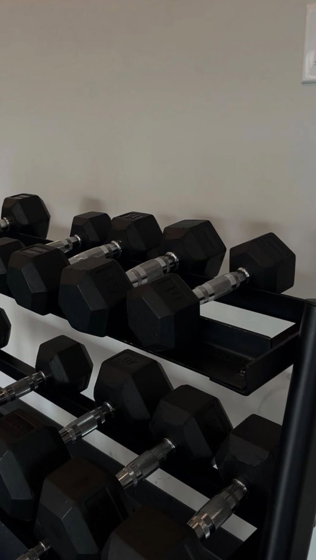 Post 5 by ＴＡＬＥＡＨ  ＳＭＩＴＨ | Entrepreneur on Instagram (video)