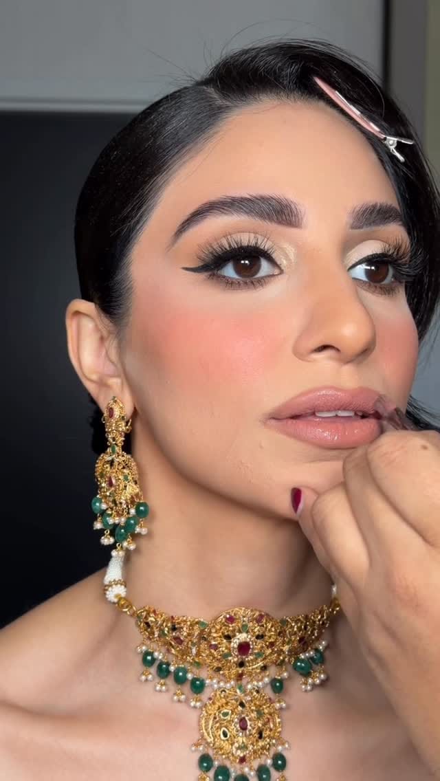 Post 5 by Sohal Toor | Makeup Artist on Instagram (video)