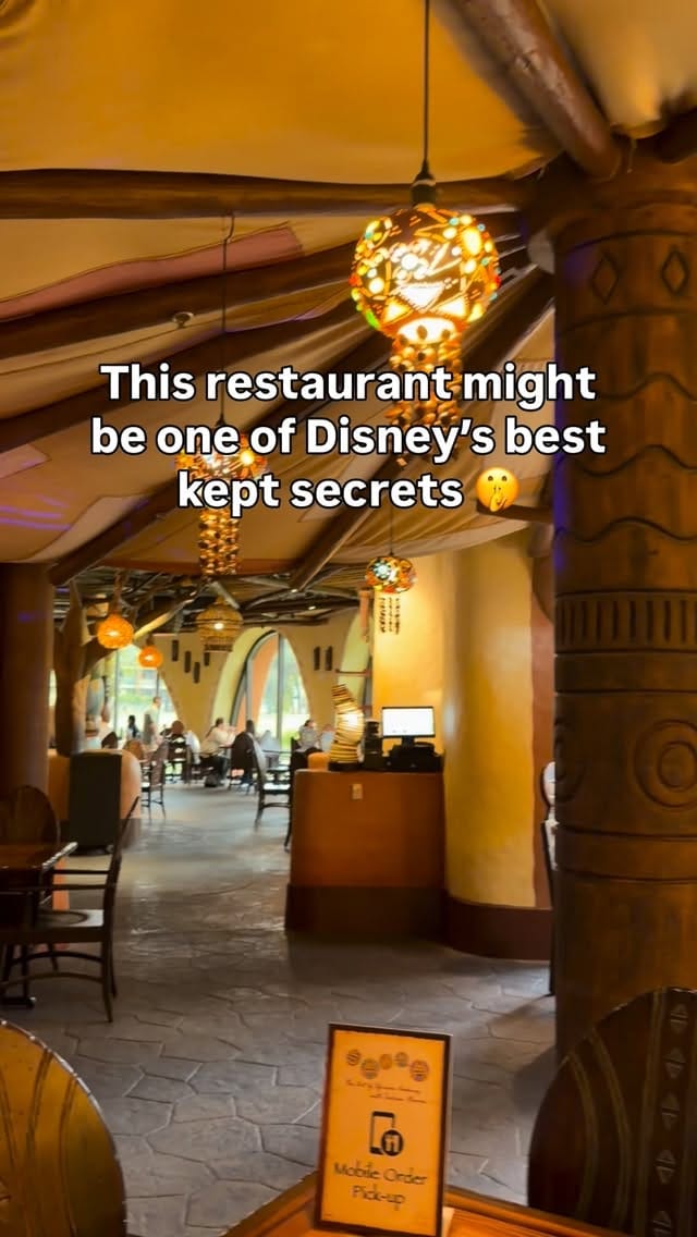 Post 2 by Stephanie • Canadian Travel Agent • Disney & Universal on Instagram (video)