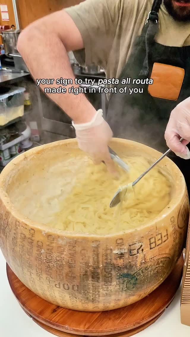 Post 9 by hRishi Toronto/GTA Food Blogger - Content Creator on Instagram (video)
