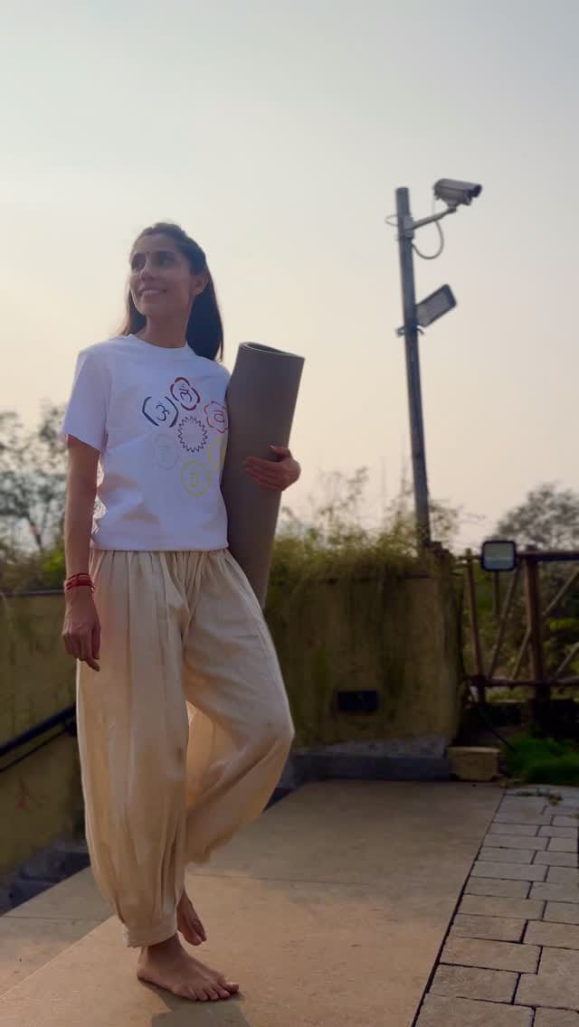 Post 7 by Pooja Chiplunkar on Instagram (video)