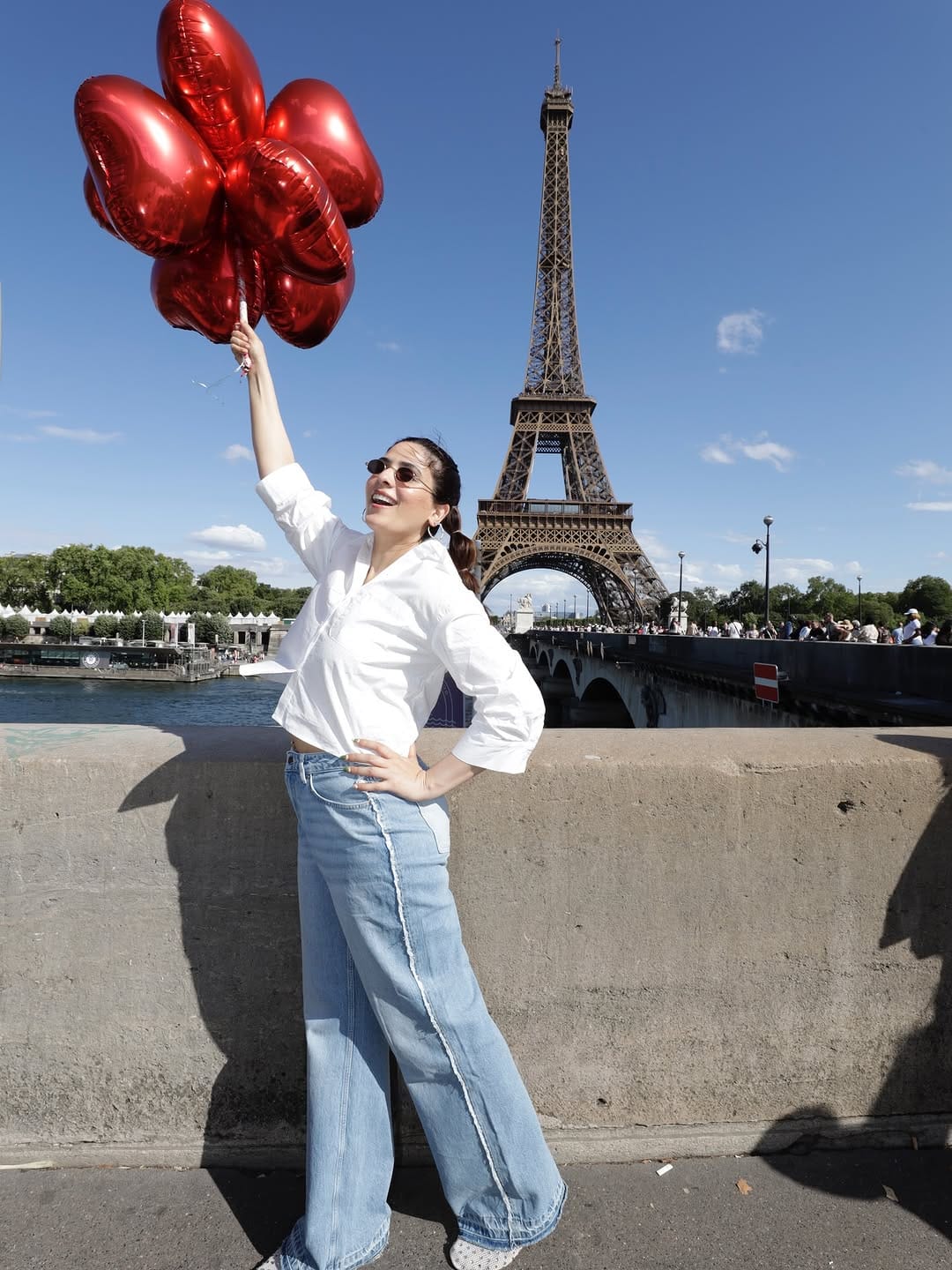 Post 10 by 𝐑𝐮𝐬𝐡𝐧𝐚 𝐊𝐡𝐚𝐧 on Instagram (carousel)