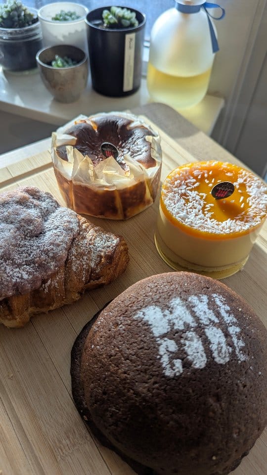 Post 3 by Win Shi | Toronto Foodie on Instagram (video)
