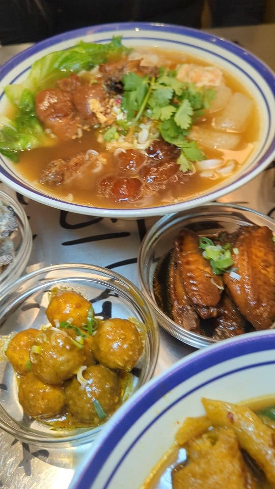Post 5 by Win Shi | Toronto Foodie on Instagram (video)