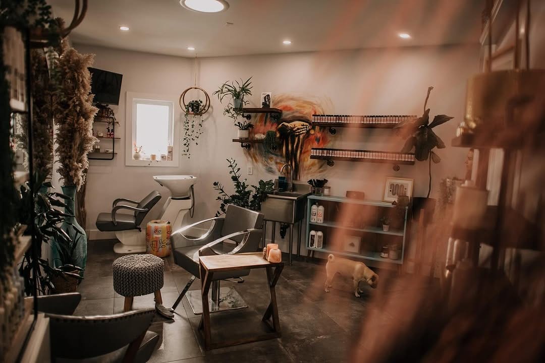 Post 10 by 𝐉𝐎𝐂𝐄𝐋𝐘𝐍| Ottawa Hair Stylist🌞 on Instagram (carousel)