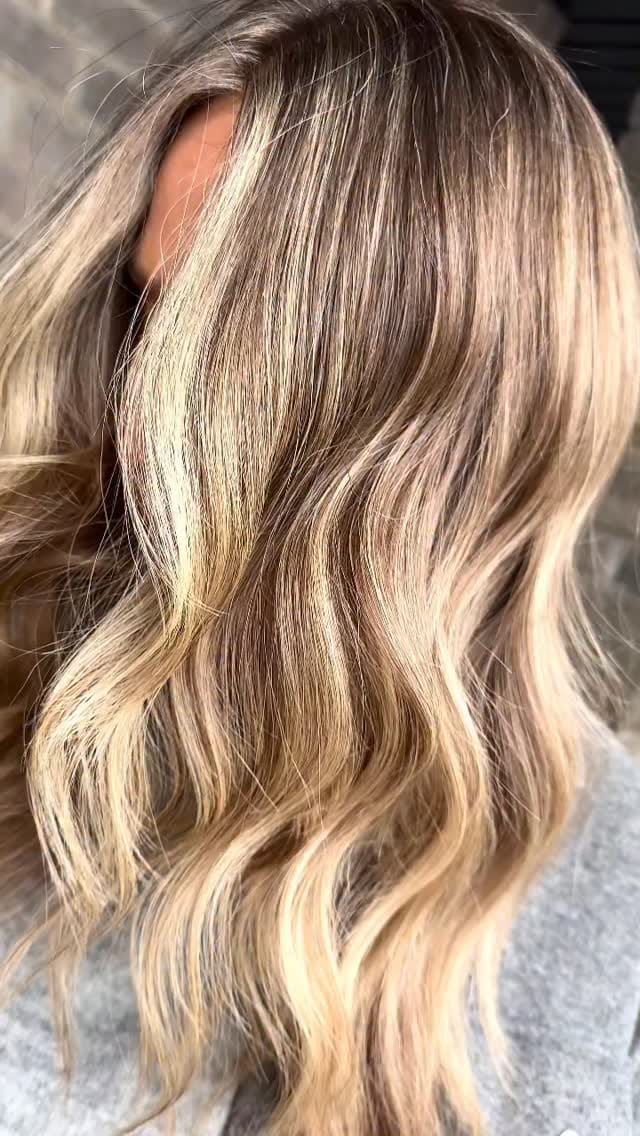 Post 8 by 𝐉𝐎𝐂𝐄𝐋𝐘𝐍| Ottawa Hair Stylist🌞 on Instagram (video)