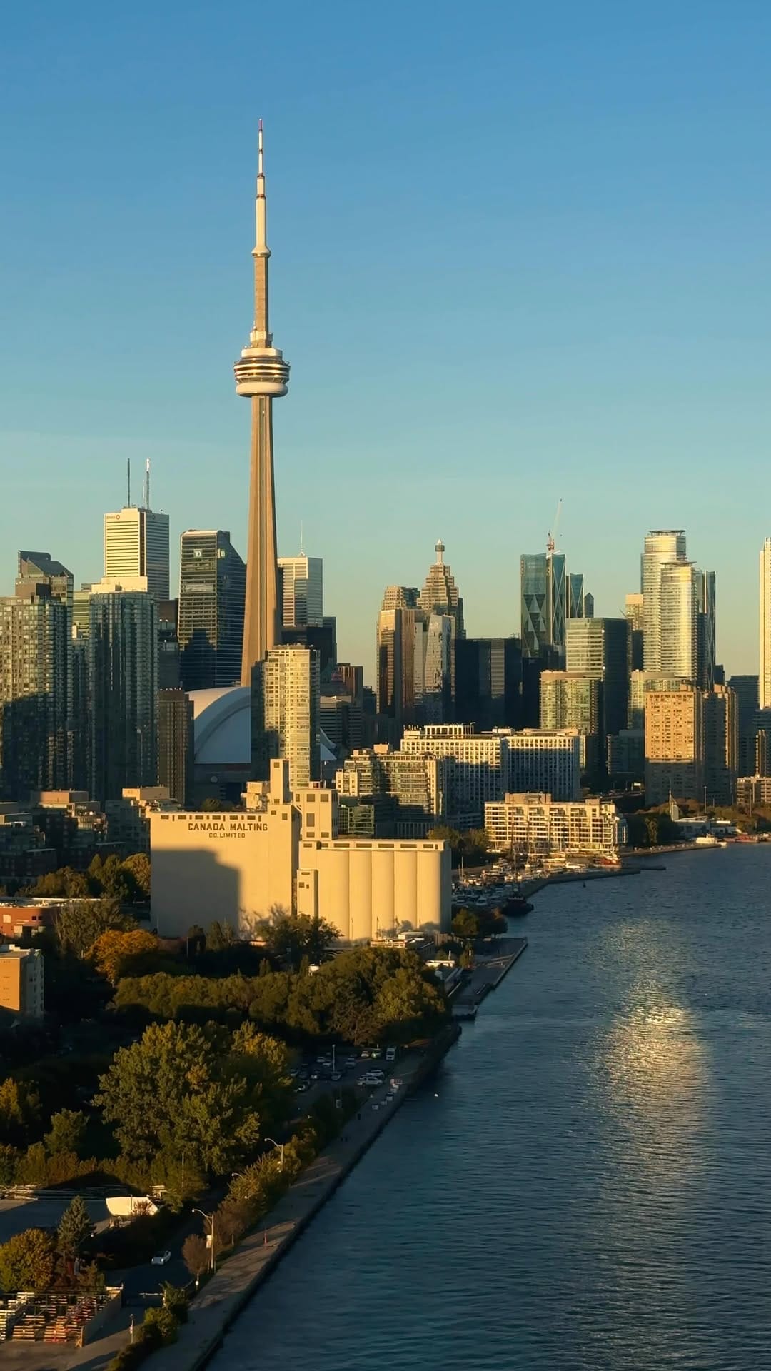 Post 7 by Richi Naik and Viral Makwana - Toronto blogger on Instagram (video)