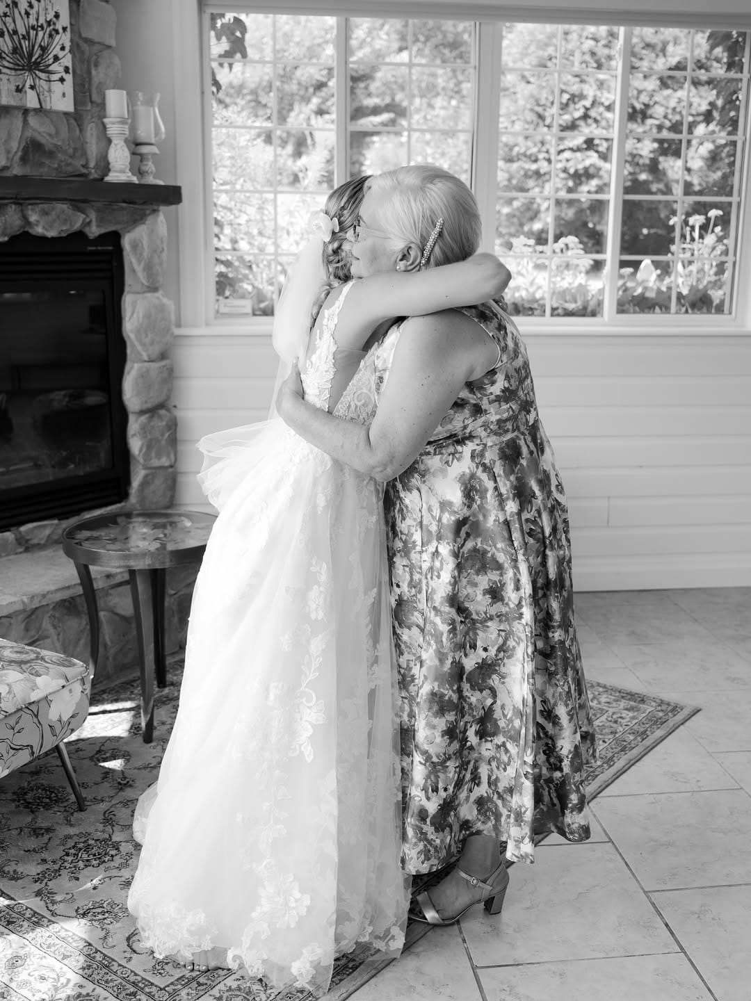 Post 3 by Autumn Liggett | Ottawa Wedding Photographer on Instagram (carousel)