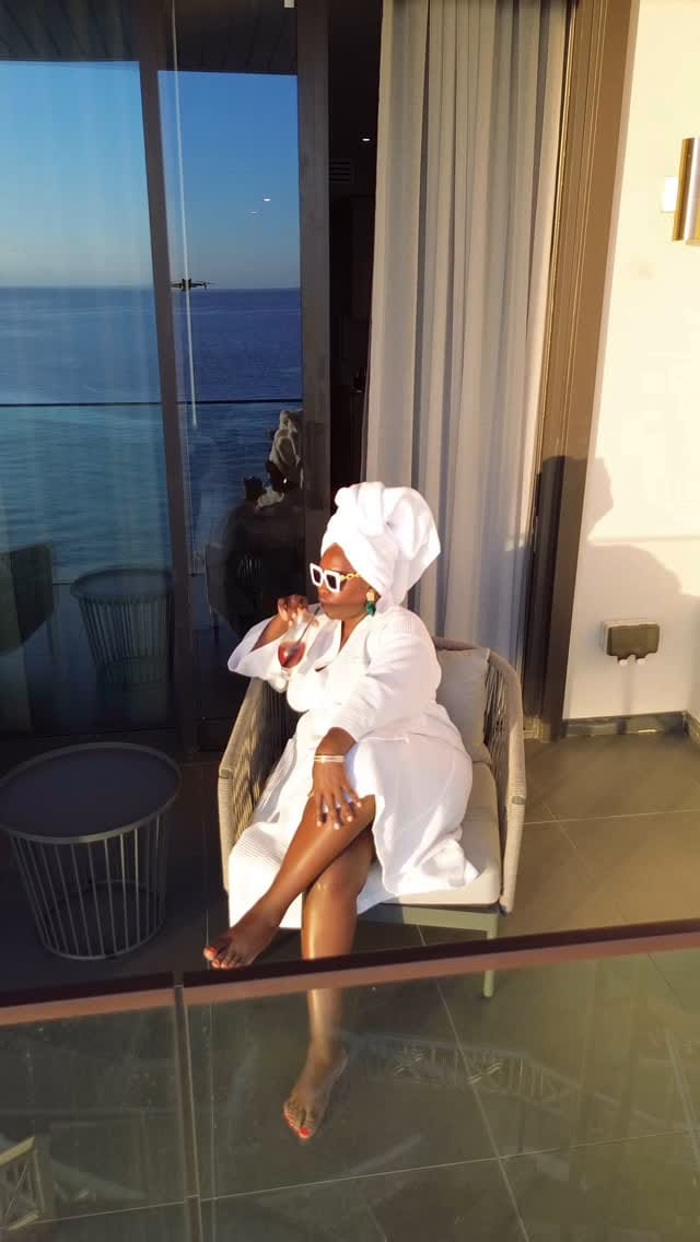 Post 9 by Honorine | Travel, Hotels & Flight Attendant on Instagram (video)