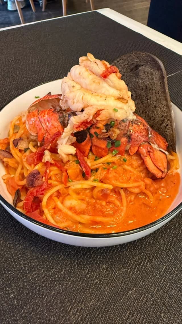 Post 8 by IndoGirlCanEat on Instagram (video)