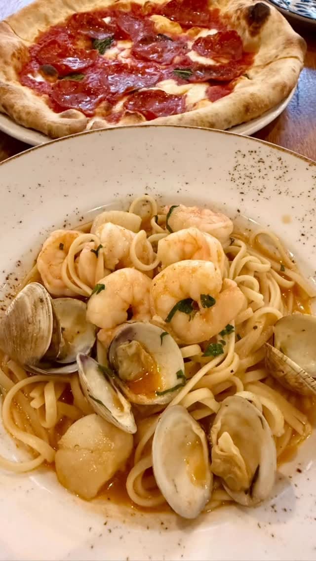 Post 5 by IndoGirlCanEat on Instagram (video)