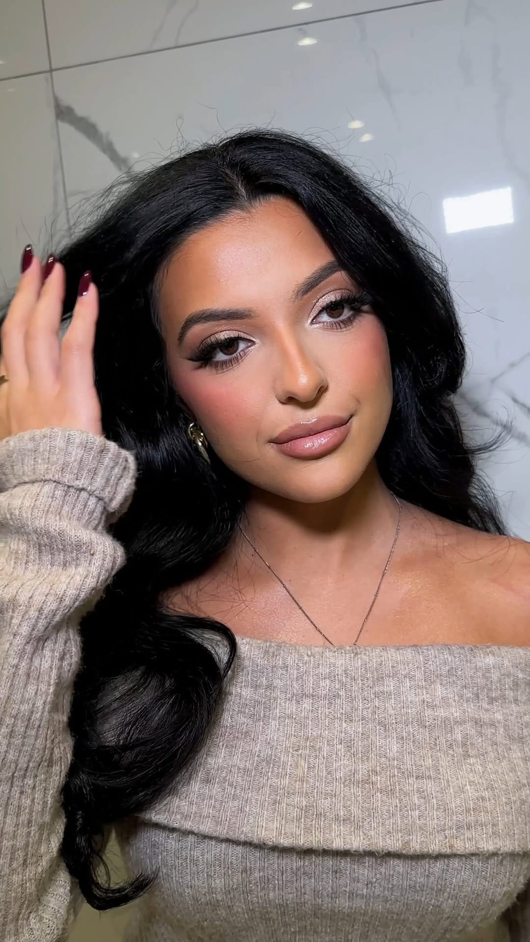 Post 8 by Sophia | Montreal Makeup Artist on Instagram (video)