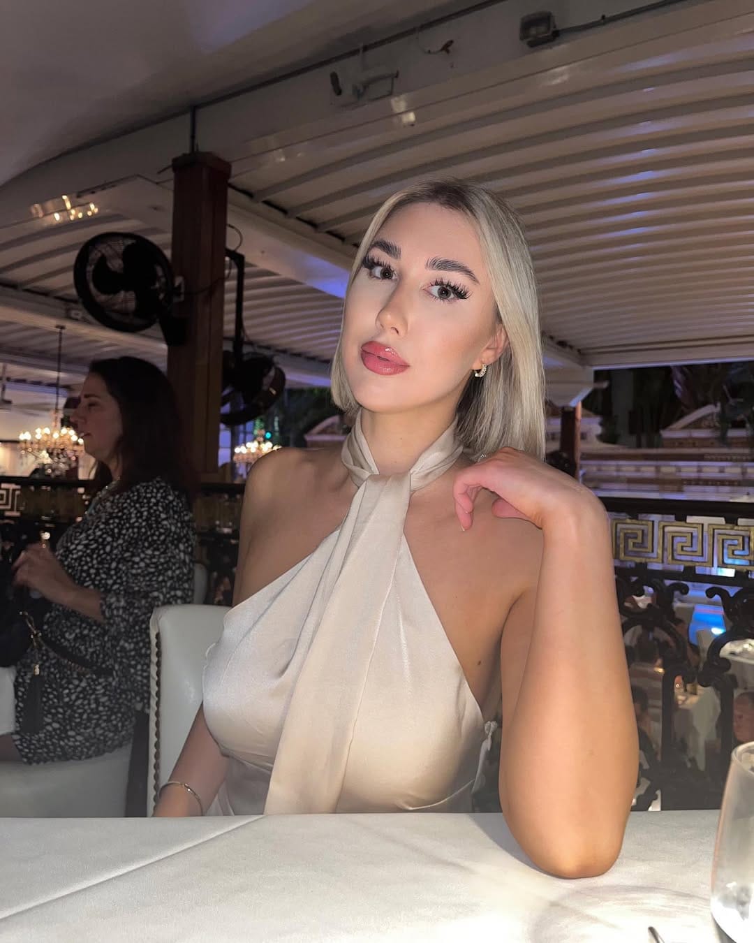 Post 10 by Liv🌹 on Instagram (carousel)