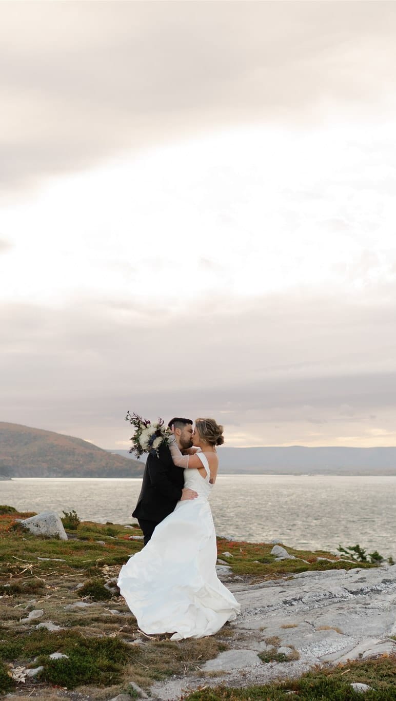 Post 3 by Leslie | Destination Wedding + Elopement Photographer on Instagram (video)