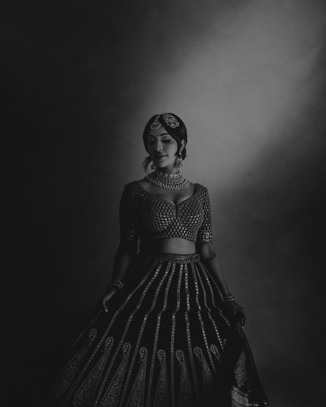 Post 4 by Jyoti Sogi | BRIDAL MAKEUP AND HAIR 🪬 on Instagram (carousel)