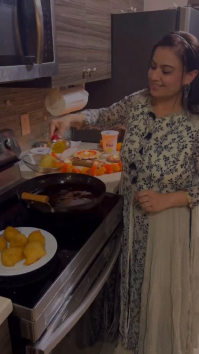 Post 8 by Neha Mendha Thakker | Influencer🇨🇦🇮🇳 on Instagram (video)