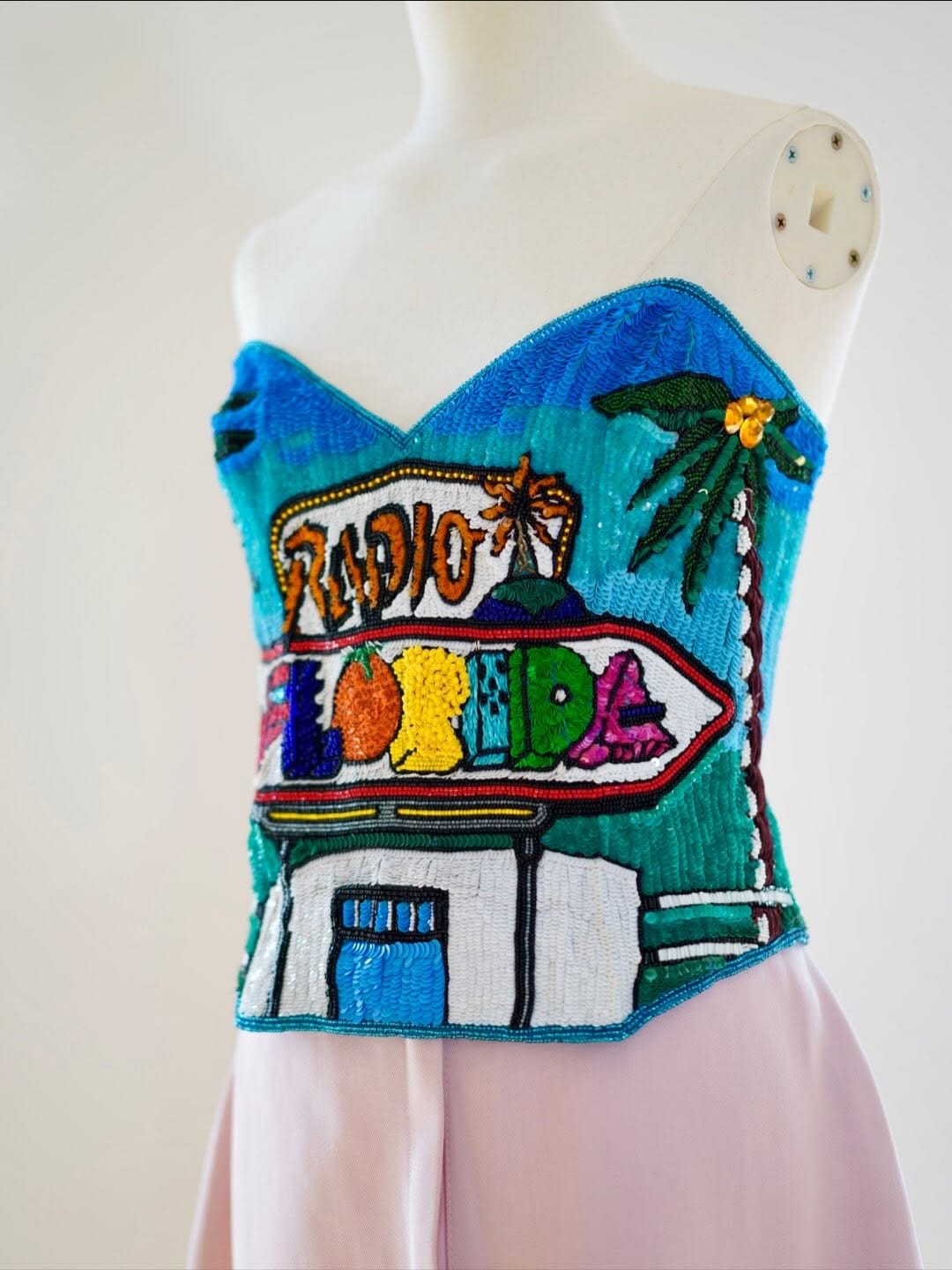 Post 4 by GoldenGirlVintage on Instagram (carousel)