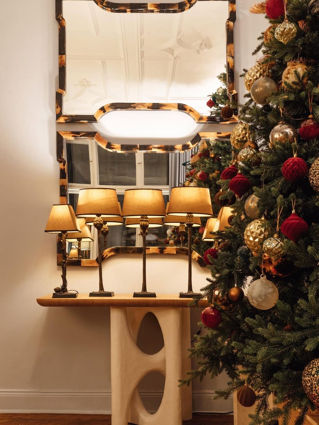 Post 8 by Frank Stueve Interiors on Instagram (carousel)