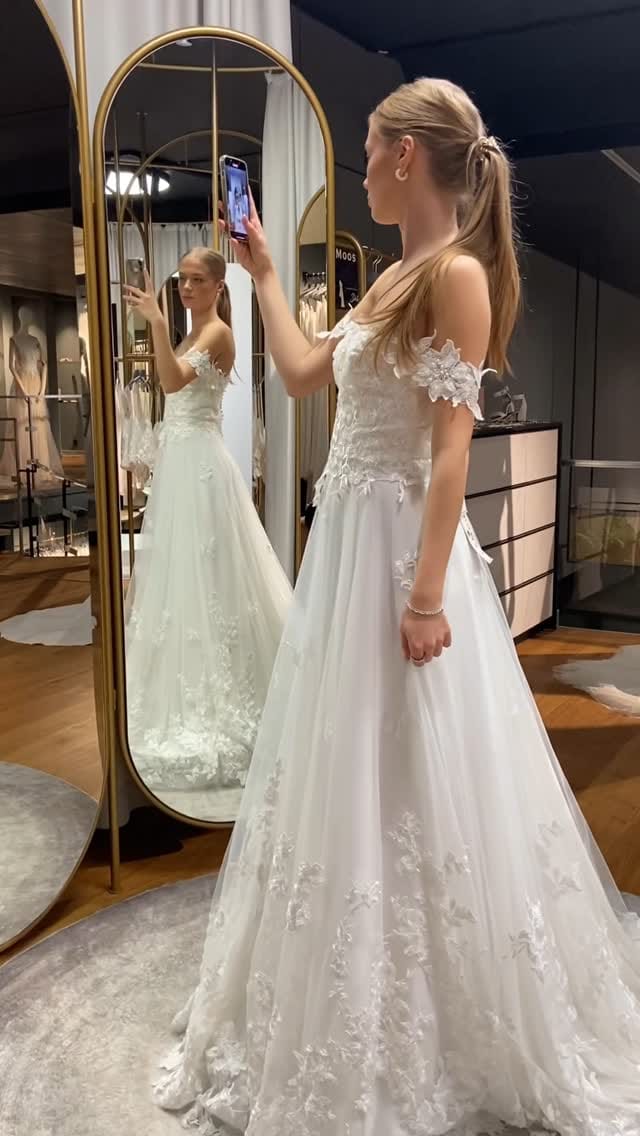 Post 8 by MIXME  I  Bridal Collection on Instagram (video)