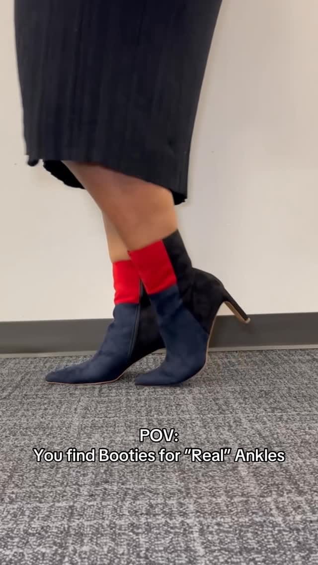 Post 1 by Vaila Shoes on Instagram (video)