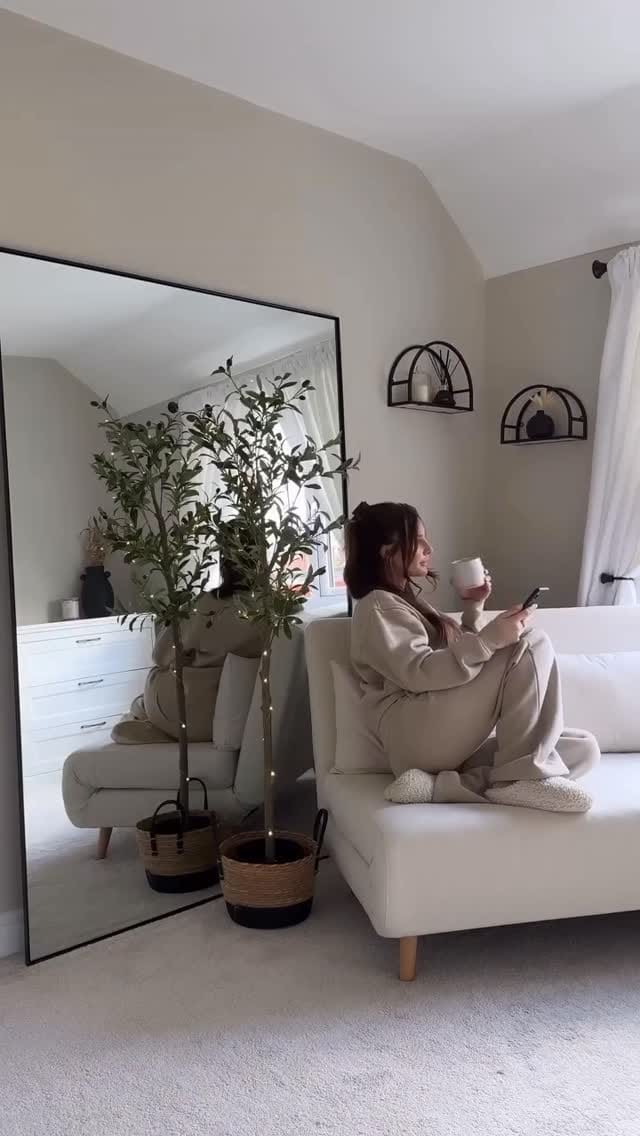 Post 4 by Homebase on Instagram (video)