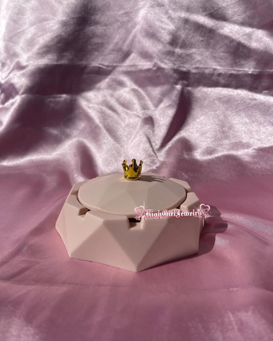 Post 3 by HighGirlJewelry on Instagram (carousel)