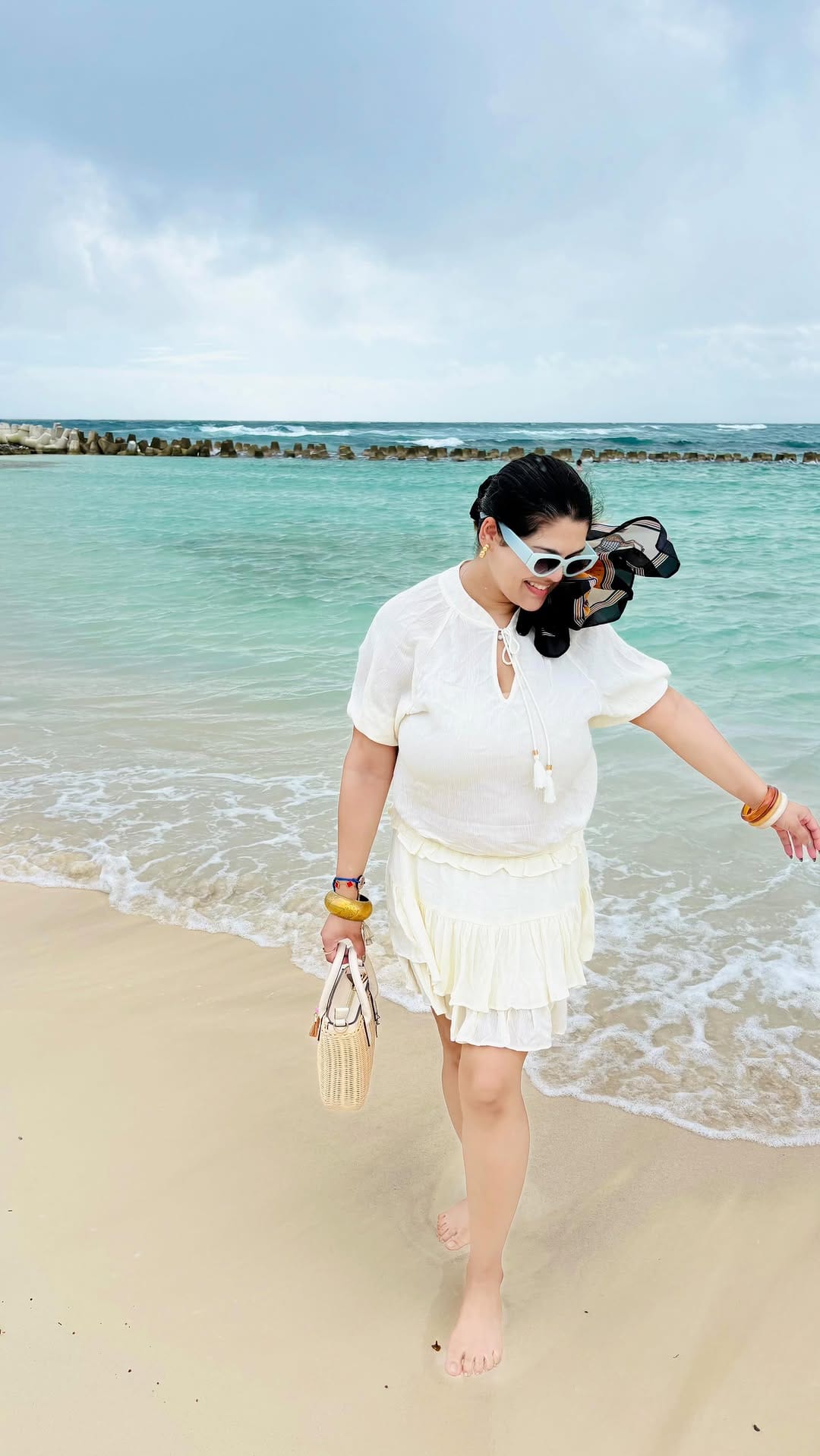 Post 6 by Dr.Arushi Soni | Fashion & Travel on Instagram (video)