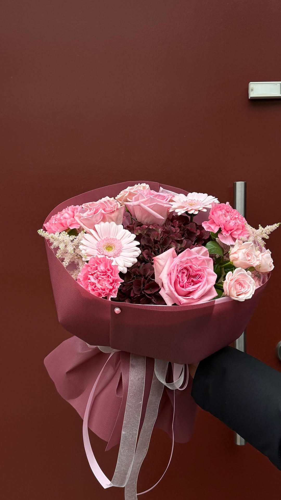 Post 8 by Flower delivery • Blumenlieferung • Boutique in Düsseldorf on Instagram (video)