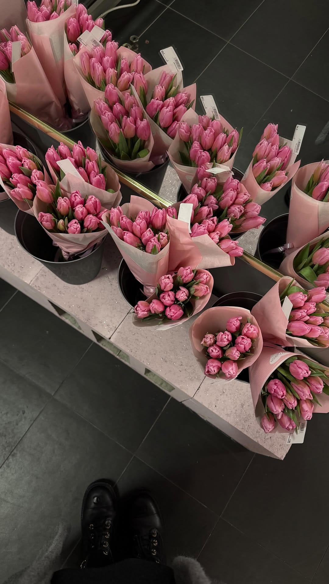 Post 7 by Flower delivery • Blumenlieferung • Boutique in Düsseldorf on Instagram (video)