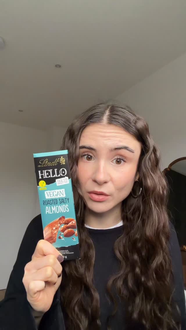 Post 7 by Lindt HELLO on Instagram (video)