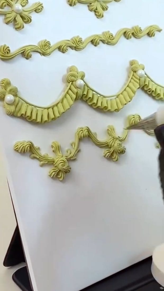 Post 4 by CAKE ESSENTIAL DEALER on Instagram (video)