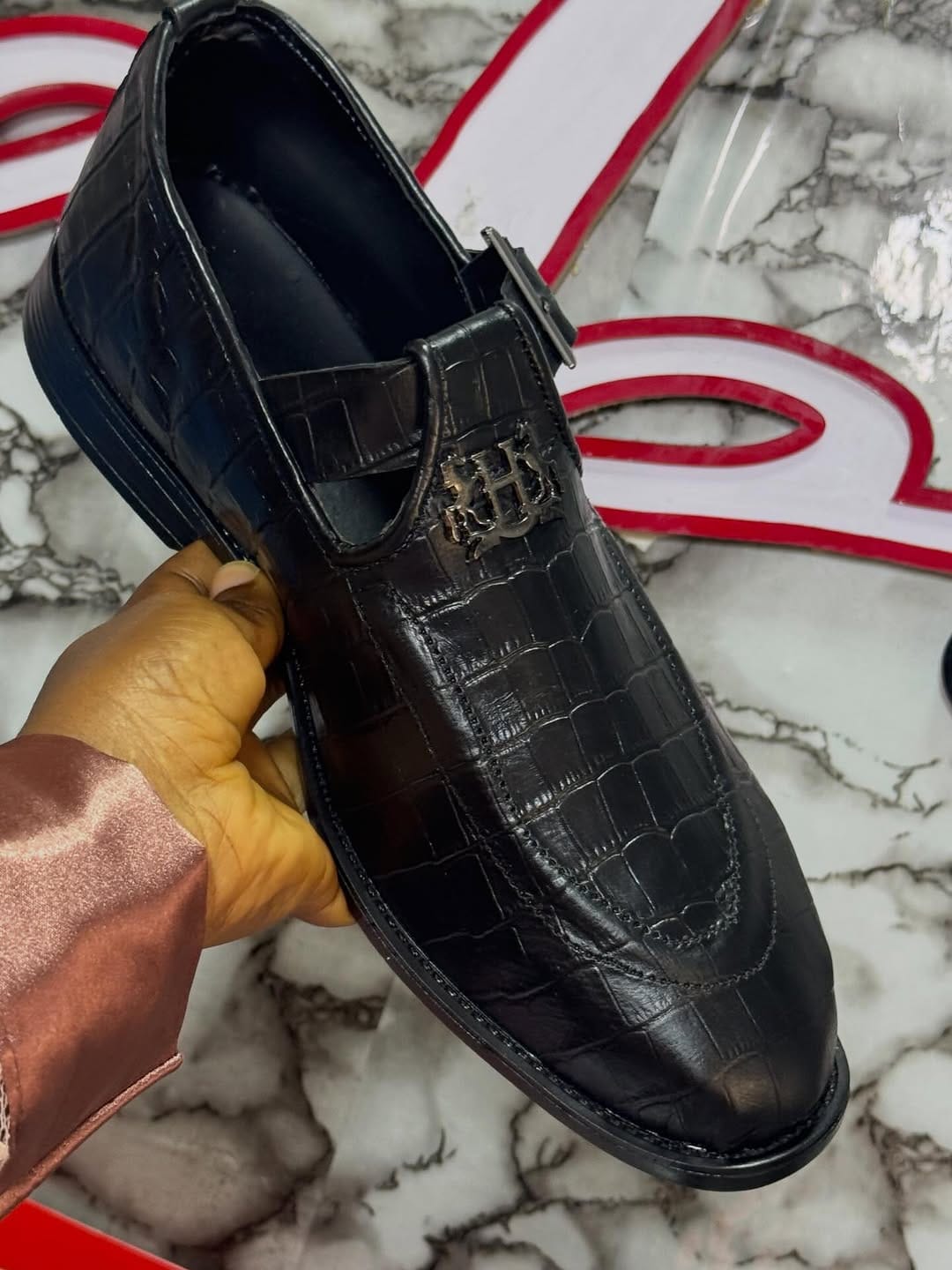 Post 8 by HANDMADE WITH ANYTHING LEATHER on Instagram (carousel)