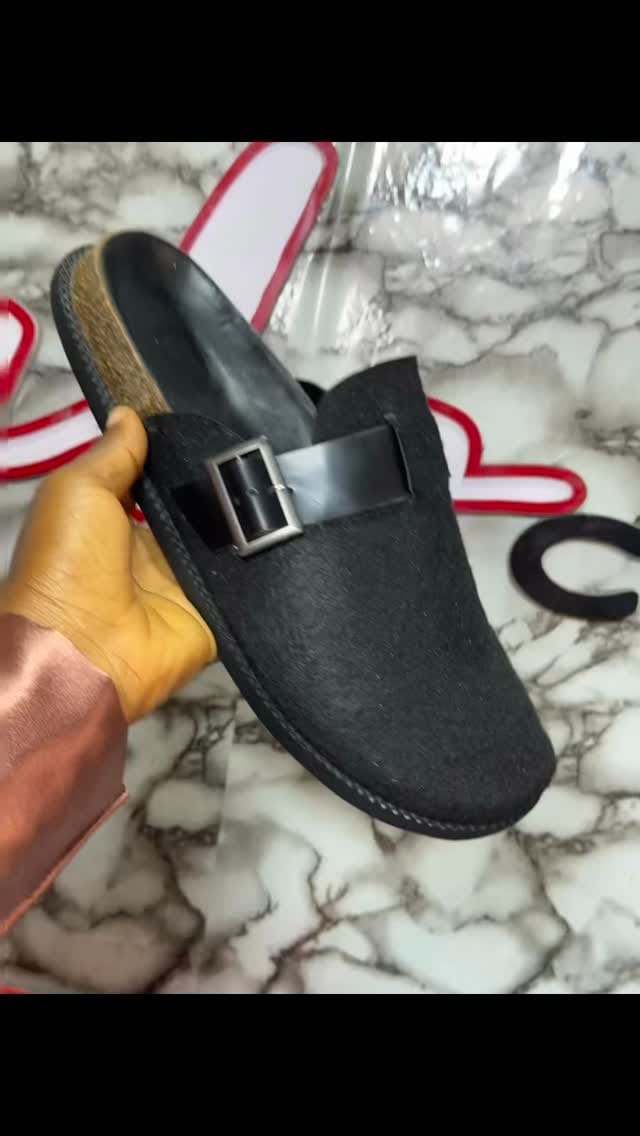Post 6 by HANDMADE WITH ANYTHING LEATHER on Instagram (video)