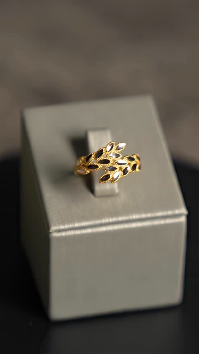 Post 8 by Hatay Juwelier on Instagram (video)