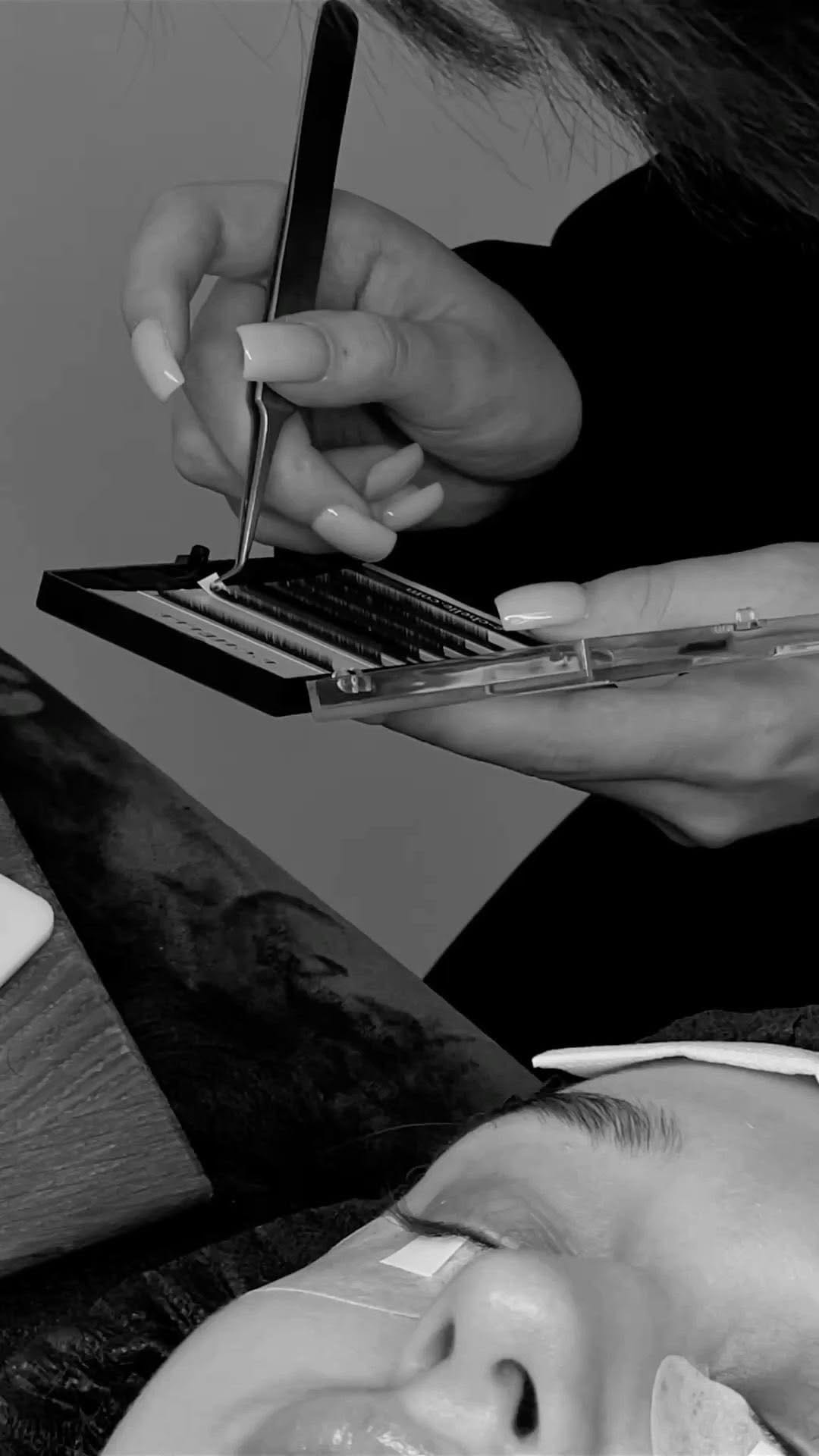 Post 3 by Wimpernverlängerung Hamburg | Since 2020 on Instagram (video)