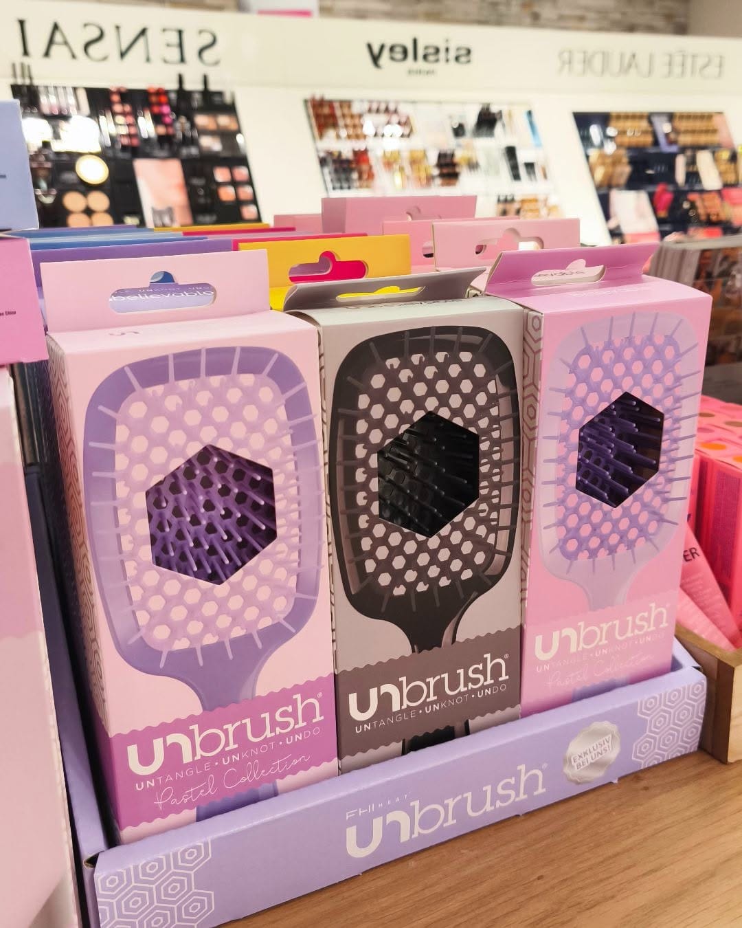 Post 2 by UNIQUE by baslerbeauty Parfümerien on Instagram (image)