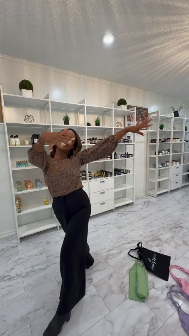 Post 9 by Gracefully Natural on Instagram (video)