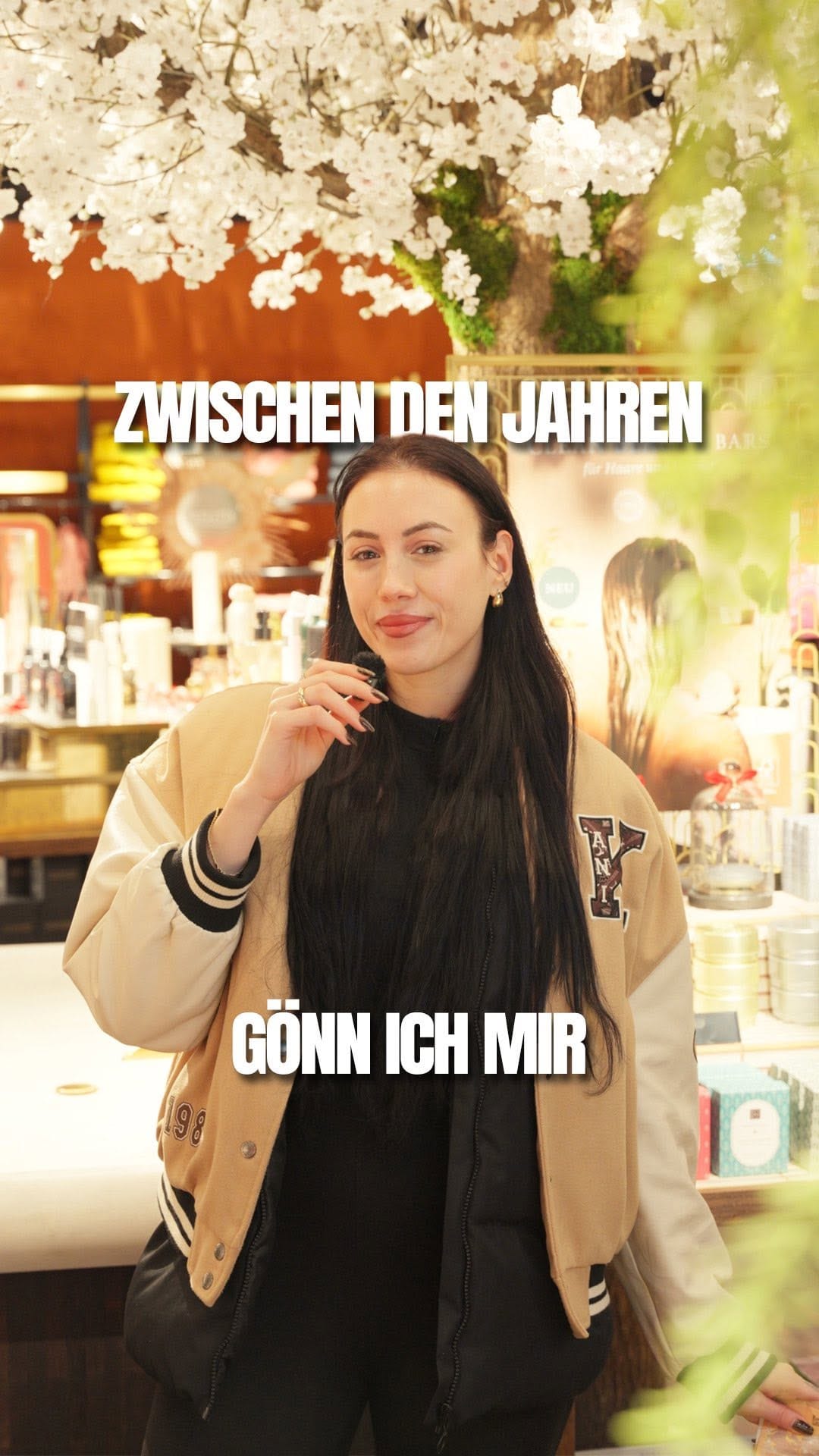 Post 3 by Spandau Arcaden on Instagram (video)