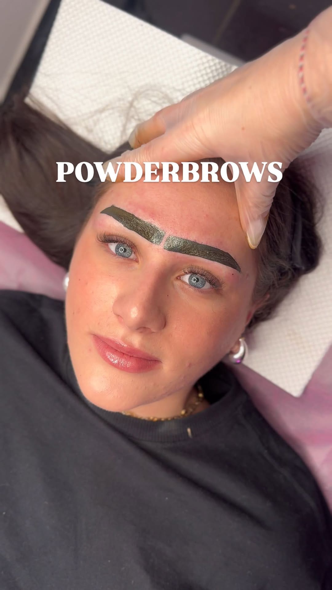 Post 10 by Browartist mit ADHS | Powderbrows | Schulungen  𝐖𝐢𝐞𝐬𝐛𝐚𝐝𝐞𝐧🇩🇪 on Instagram (video)