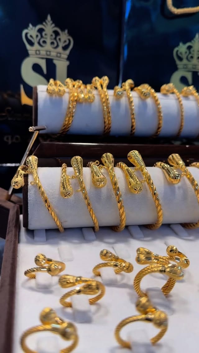 Post 7 by الحاج أبو جمال سمو  •Abu Jamal Juwelier • Goldschmuck on Instagram (video)